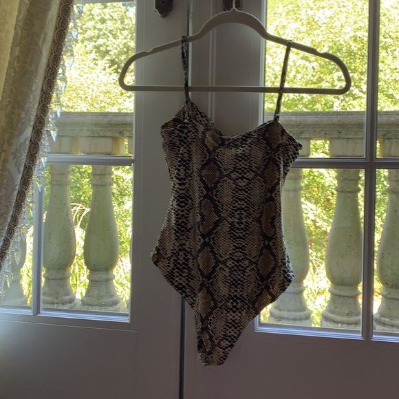 PRINCESS POLLY super comfy snakeskin bodysuit - Picture 2 of 3
